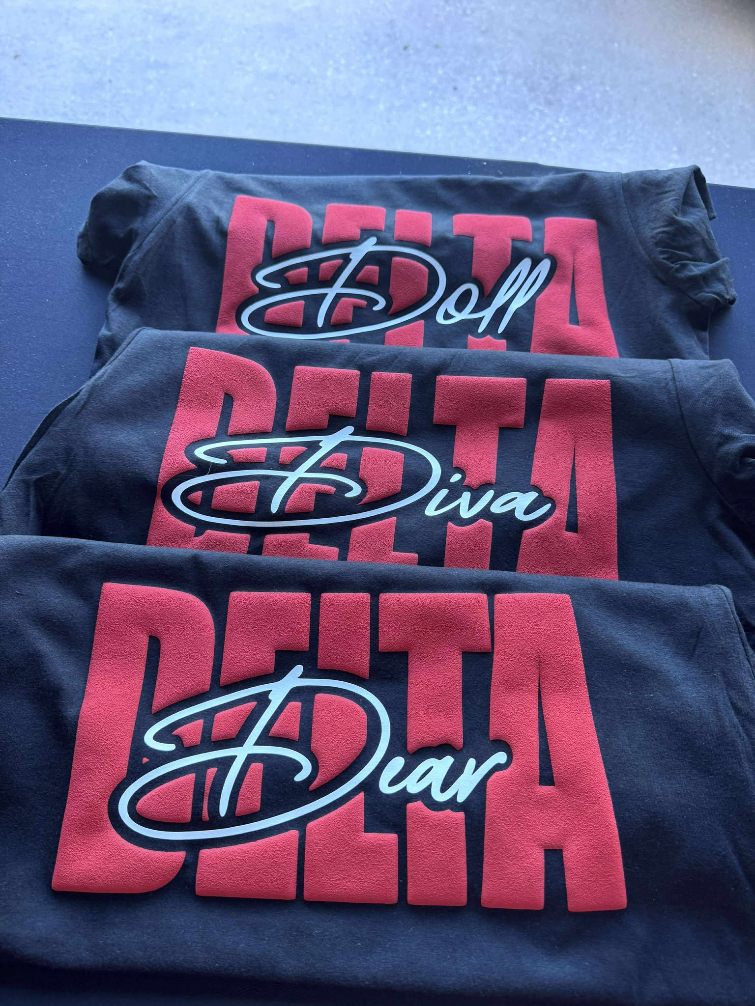 Delta Diva Puff Print